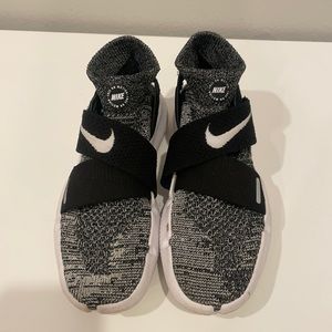 Nike, Free RN motion - size 7 (run small) and almost new worn 5 times max!